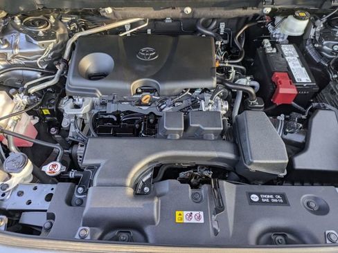 Used 2022 Toyota RAV4 LE image 32