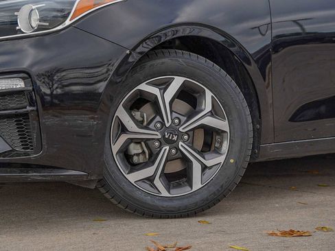 Certified 2020 Kia Forte LXS image 2