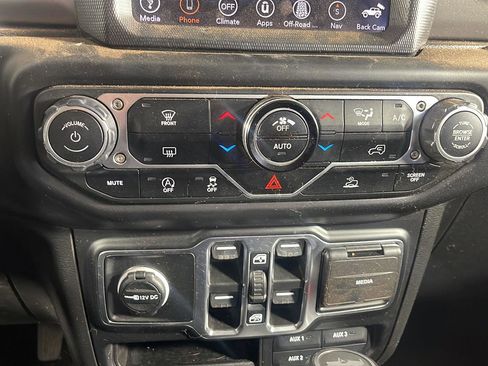 Used 2023 Jeep Wrangler Unlimited Sport AWD/4WD image 16