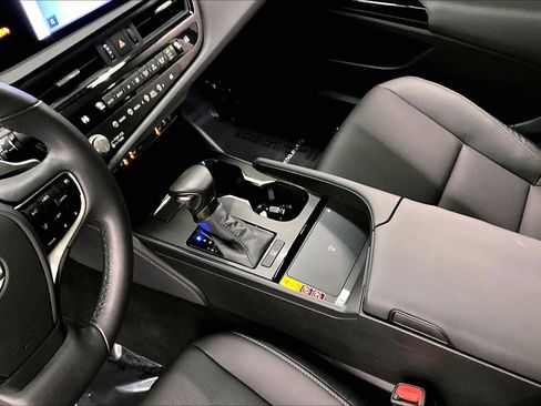 Used 2024 Lexus ES 350 w/ Premium Package FWD image 17
