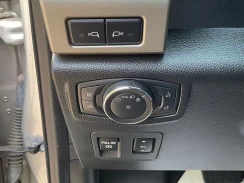 Used 2018 Ford F150 Lariat w/ Equipment Group 502A Luxury AWD/4WD image 30