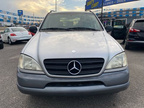 Used 1999 Mercedes-Benz ML 320 4MATIC image 2