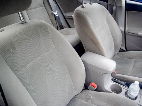 Used 2011 Toyota Corolla LE image 10