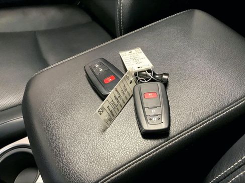 Used 2022 Toyota 4Runner Limited AWD/4WD image 14