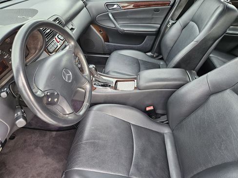 Used 2001 Mercedes-Benz C 240 Sedan image 13