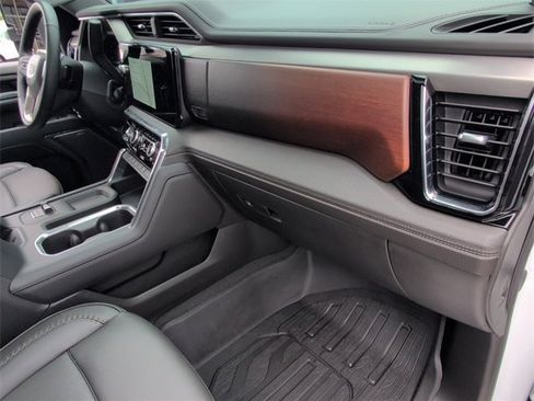 Certified 2024 GMC Sierra 2500 Denali w/ Denali Reserve Package image 17