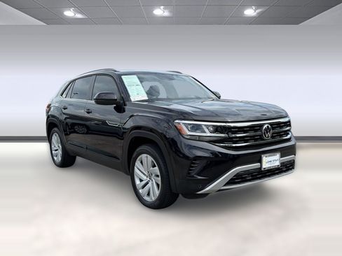 Used 2021 Volkswagen Atlas Cross Sport SE w/ Panoramic Sunroof Package FWD image 7