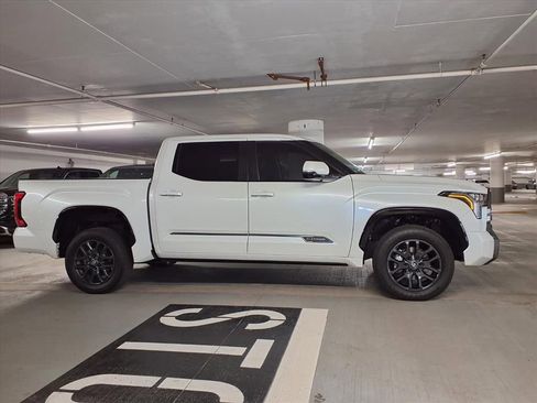 Used 2025 Toyota Tundra Platinum AWD/4WD image 4