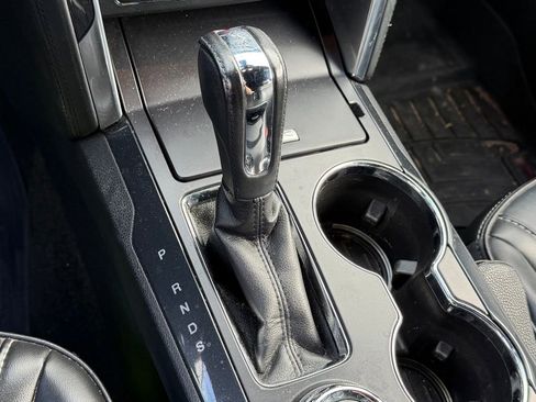 Used 2018 Ford Explorer Platinum image 26