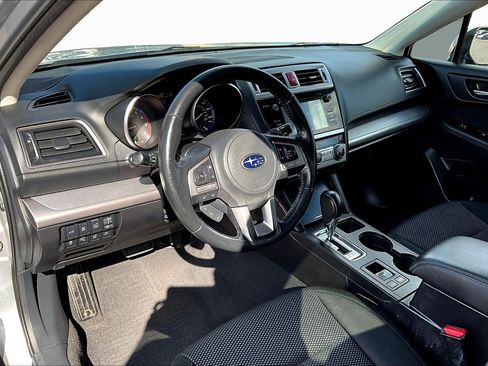 Used 2016 Subaru Outback 2.5i Premium image 12