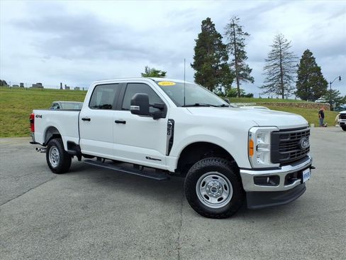 Used 2023 Ford F250 XL w/ 360-Degree Camera Package AWD/4WD image 1
