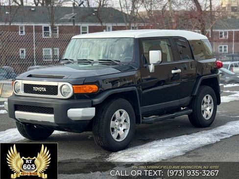 Used 2008 Toyota FJ Cruiser 4WD image 1
