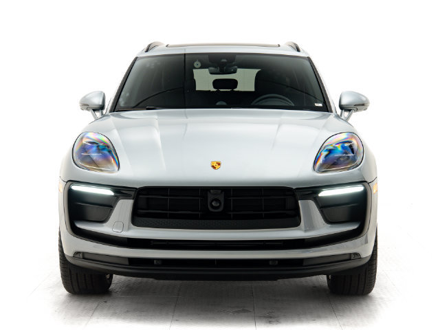 Certified 2026 Porsche Macan AWD/4WD image 26