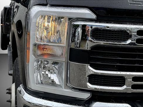 Used 2025 Ford F350 XLT AWD/4WD image 31