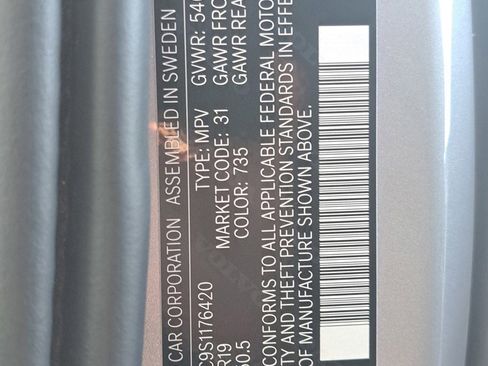 Used 2025 Volvo XC60 B5 Plus w/ Climate Package image 34