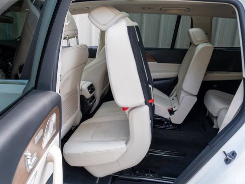 Used 2023 Mercedes-Benz GLS 450 4MATIC w/ AMG Line Exterior image 33
