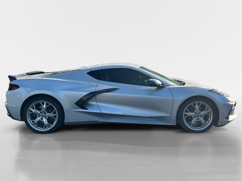 Used 2020 Chevrolet Corvette Stingray Preferred Cpe w/ 2LT Preferred Equipment Group RWD image 32