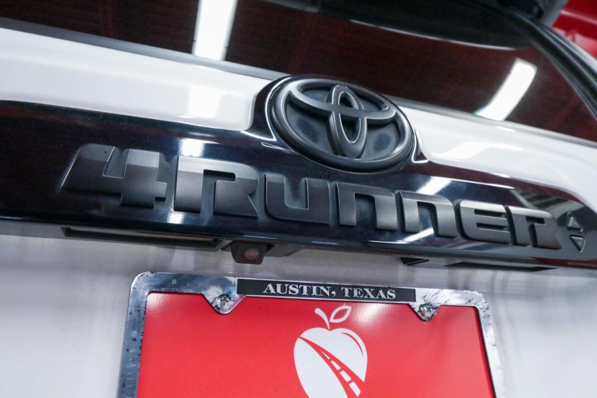 Used 2021 Toyota 4Runner Venture AWD/4WD image 34