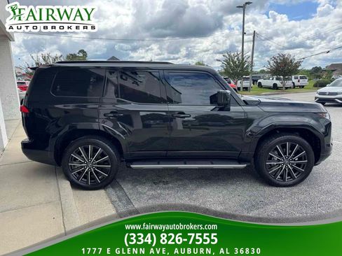 Used 2024 Lexus GX 550 w/ Accessory Package (Z1) AWD/4WD image 5