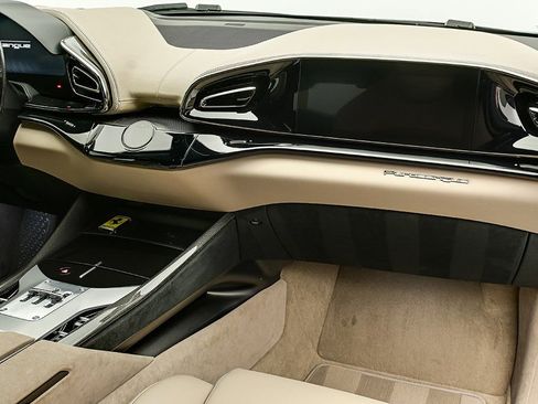 Certified 2024 Ferrari Purosangue Base image 17