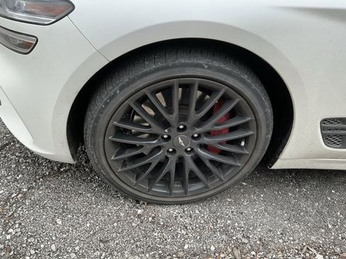 Used 2022 Genesis G70 3.3T Launch Edition image 13