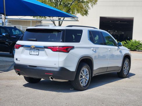 Used 2023 Chevrolet Traverse LT FWD image 5