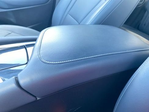 Used 2024 Buick Enclave Essence w/ Sport Touring Edition FWD image 28