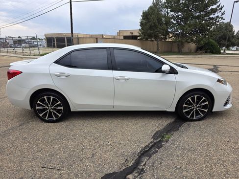 Used 2017 Toyota Corolla SE w/ Carpet Mat Package (TMS) FWD image 9