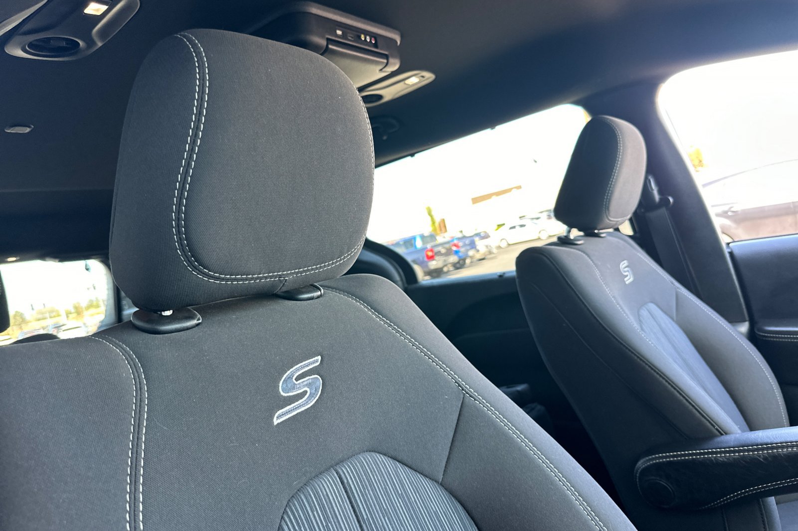 Used 2020 Chrysler Pacifica Touring w/ S Appearance Package FWD image 18