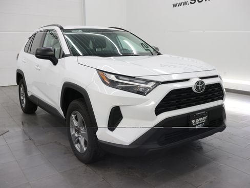 Used 2025 Toyota RAV4 LE AWD/4WD image 2