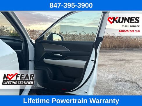 Used 2024 Toyota Grand Highlander XLE image 13