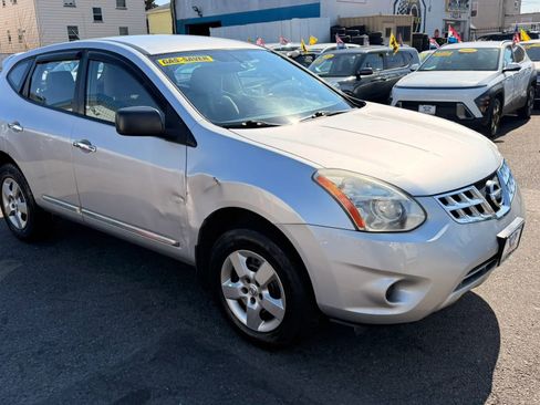 Used 2013 Nissan Rogue S image 2