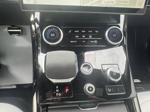 Used 2023 Land Rover Range Rover Sport SE Dynamic image 17