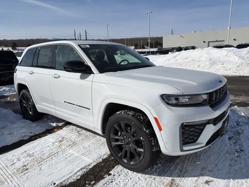 New 2026 Jeep Grand Cherokee Limited image 1
