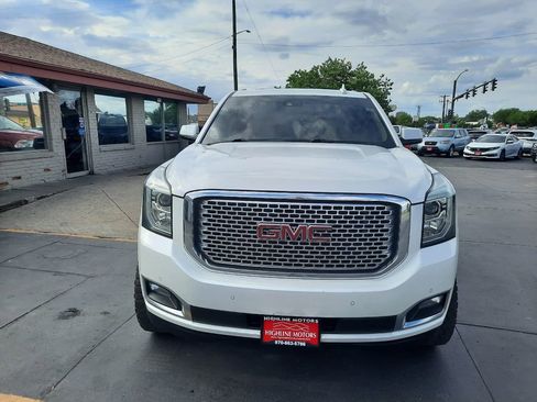 Used 2017 GMC Yukon XL Denali w/ Open Road Package AWD/4WD image 5