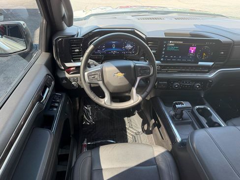 Used 2025 Chevrolet Silverado 1500 LTZ AWD/4WD image 15
