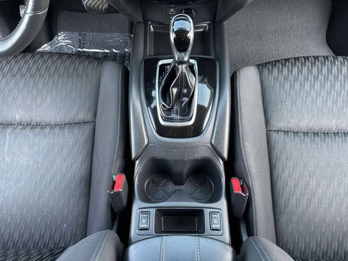 Used 2017 Nissan Rogue SV image 17