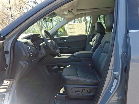 New 2026 Nissan Pathfinder Platinum AWD/4WD image 7
