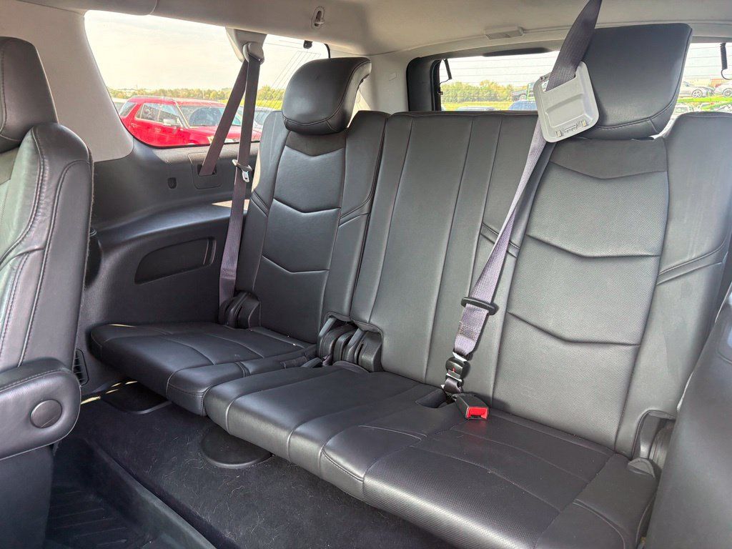 Used 2017 Cadillac Escalade ESV Premium Luxury AWD/4WD image 14