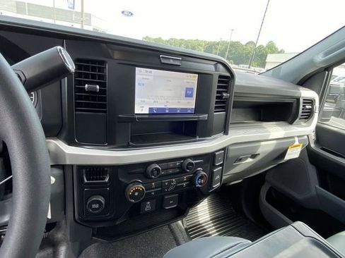 New 2025 Ford F550 2WD Regular Cab Super Duty w/ XL Chrome Package image 9