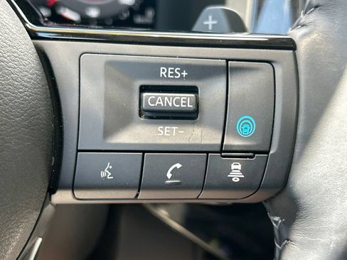 Used 2025 Nissan Pathfinder Platinum FWD image 27