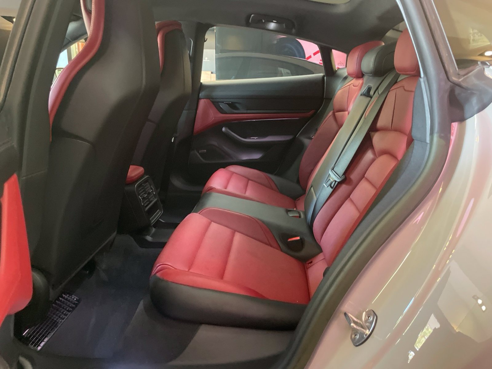 Used 2023 Porsche Taycan RWD image 8
