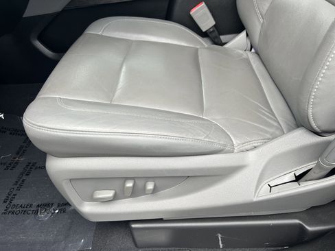 Used 2019 Chevrolet Suburban LT AWD/4WD image 25