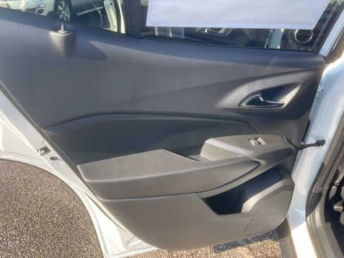 New 2026 Chevrolet Trax RS w/ Sunroof Package image 24