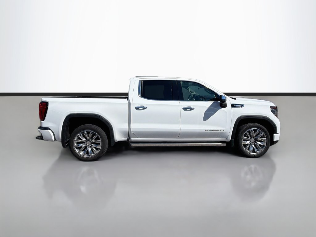 Used 2023 GMC Sierra 1500 Denali AWD/4WD image 4