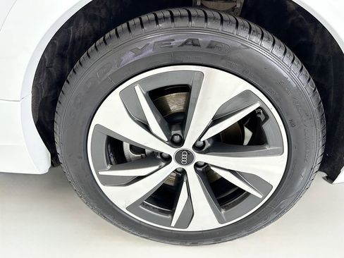 Used 2024 Audi Q8 e-tron Premium AWD/4WD image 30