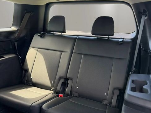 Used 2025 Hyundai Santa Fe SEL FWD image 15