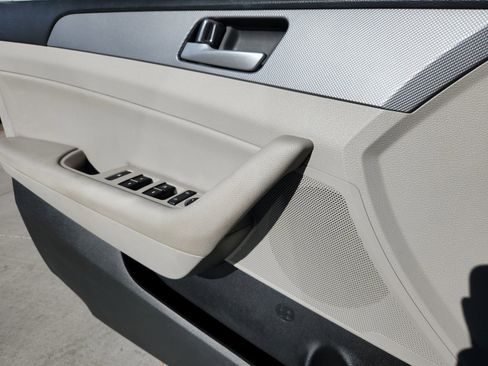 Used 2017 Hyundai Sonata SE image 6