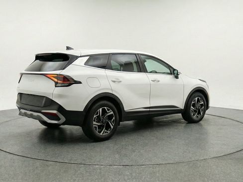 Used 2025 Kia Sportage LX FWD image 9
