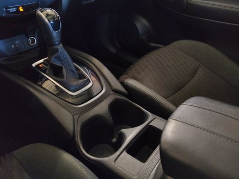 Used 2020 Nissan Rogue S FWD image 26